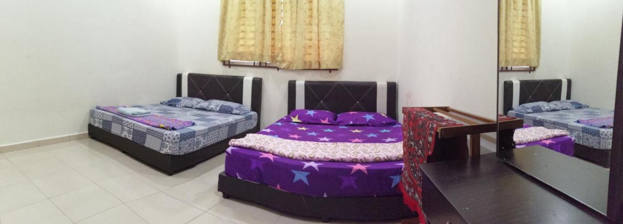Assyifa Homestay Дунгун Екстериор снимка