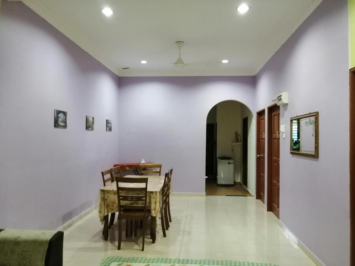 Assyifa Homestay Дунгун Екстериор снимка