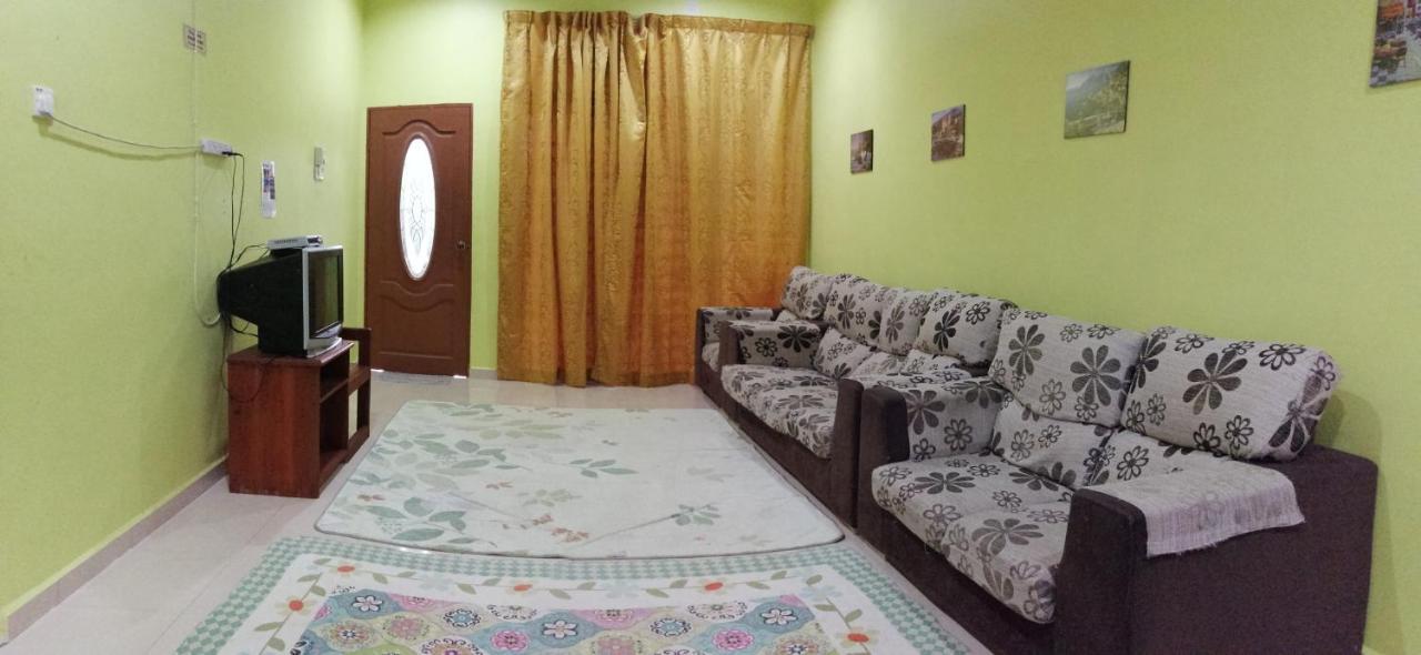 Assyifa Homestay Дунгун Екстериор снимка